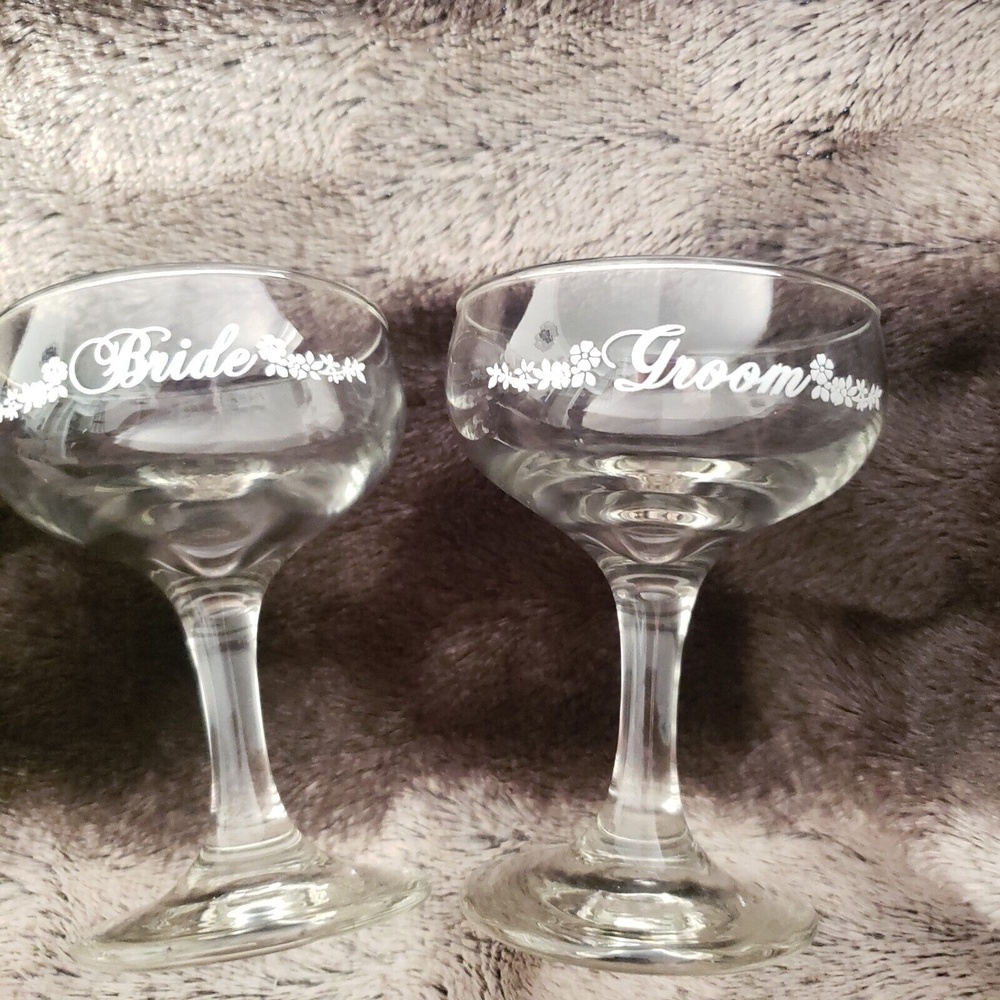 Vintage Bride and Groom Wedding Celebration Etched Champagne Toasting Glasses